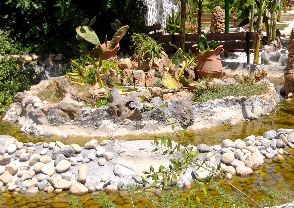 Stone Village Hotel Apartments Bali  Bagian luar foto