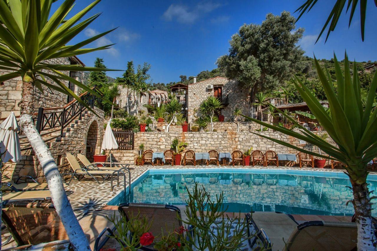 Stone Village Hotel Apartments Bali  Bagian luar foto